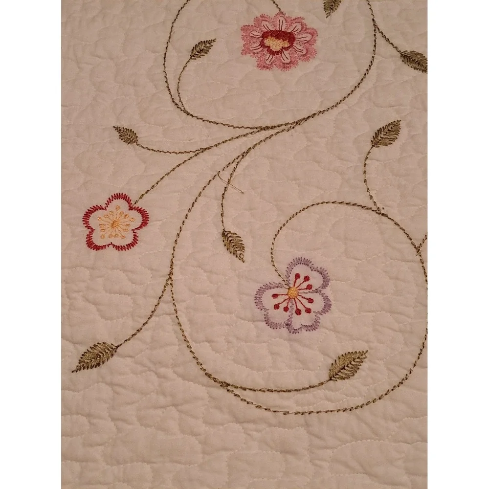 Home Classics Queen Quilt Ivory Cotton Floral Embroidered Scalloped Bedspread